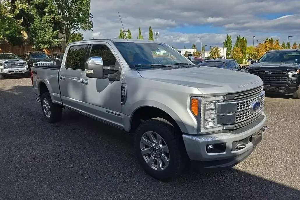 2018 Ford F-350 Platinum photo 1
