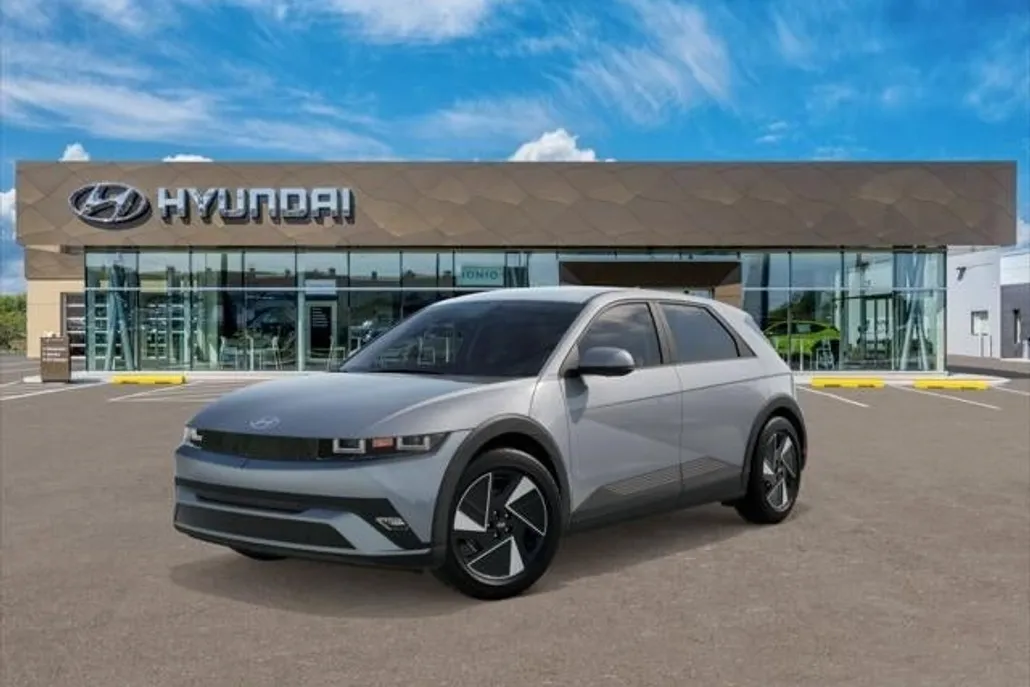 2025 Hyundai Ioniq 5 SE photo 1