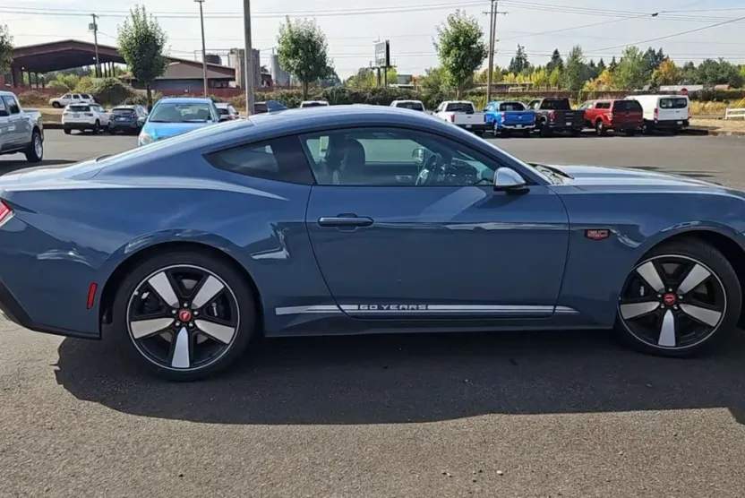 2025 Ford Mustang GT Premium photo 1
