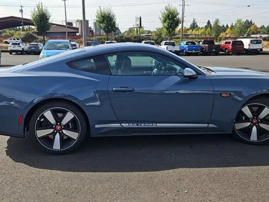 2025 Ford Mustang GT Premium photo 1