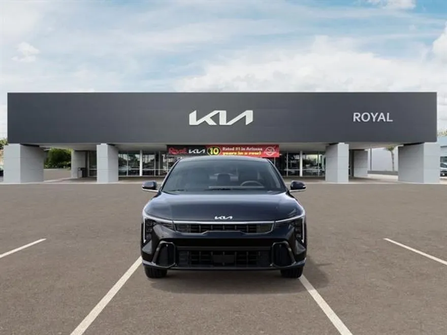2025 Kia K4 GT-Line photo 1