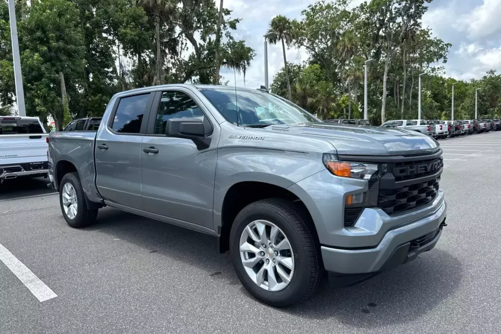 2025 Chevrolet Silverado 1500 Custom photo 1