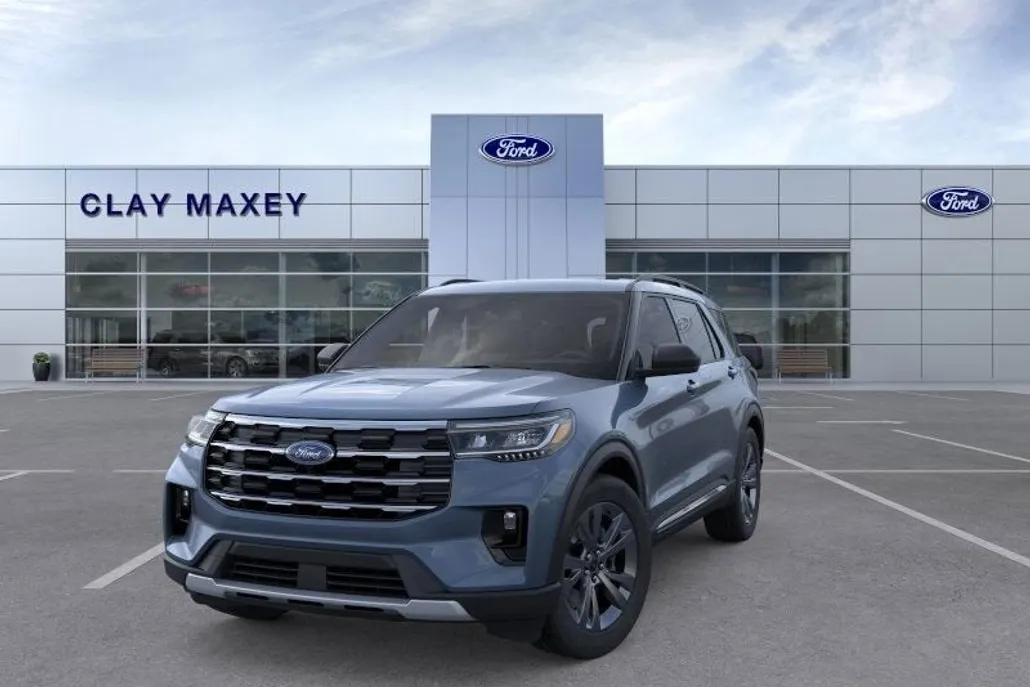 2025 Ford Explorer photo 1