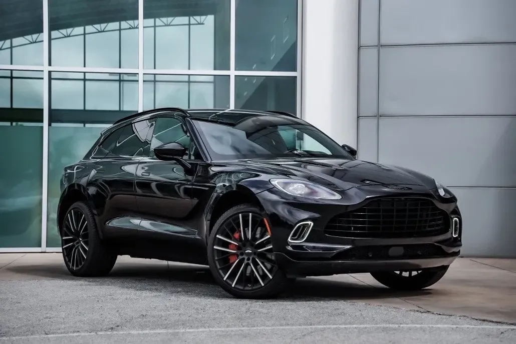 2023 Aston Martin DBX photo 1