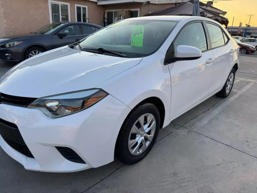 2015 Toyota Corolla L photo 2