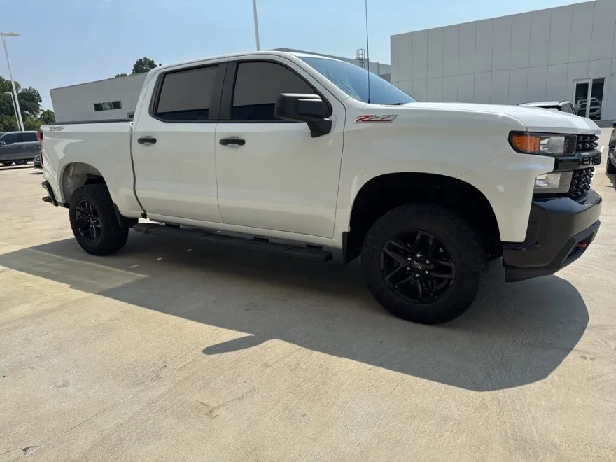 2019 Chevrolet Silverado 1500 Custom Trail Boss photo 1