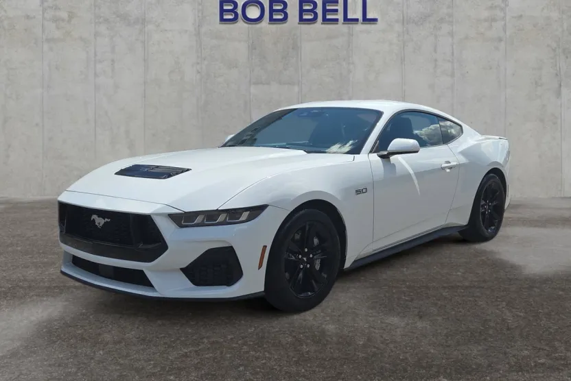 2025 Ford Mustang GT photo 1