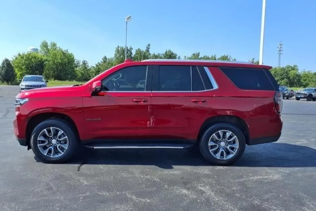 2023 Chevrolet Tahoe LT photo 1