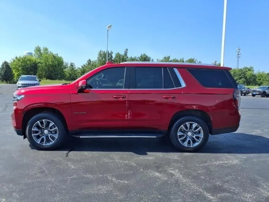 2023 Chevrolet Tahoe LT photo 1