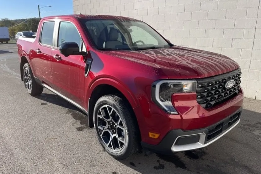 2025 Ford Maverick Lariat photo 1