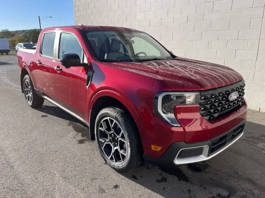 2025 Ford Maverick Lariat photo 1