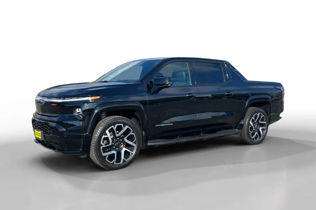 2024 Chevrolet Silverado EV RST photo 1