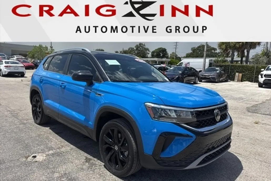 2024 Volkswagen Taos SE photo 1
