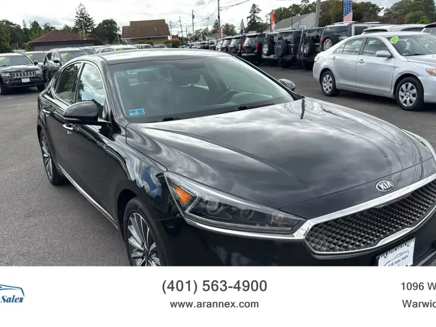 2017 Kia Cadenza Premium photo 1