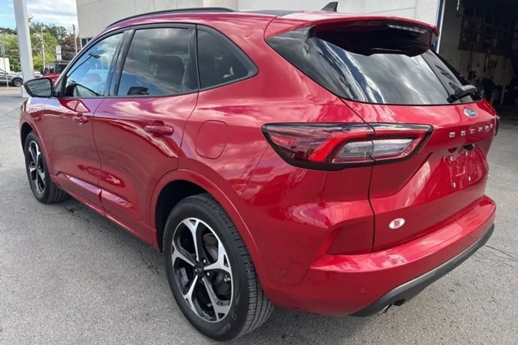 2023 Ford Escape ST-Line Elite photo 1