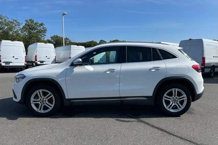 2022 Mercedes Benz GLA 250 4MATIC photo 1