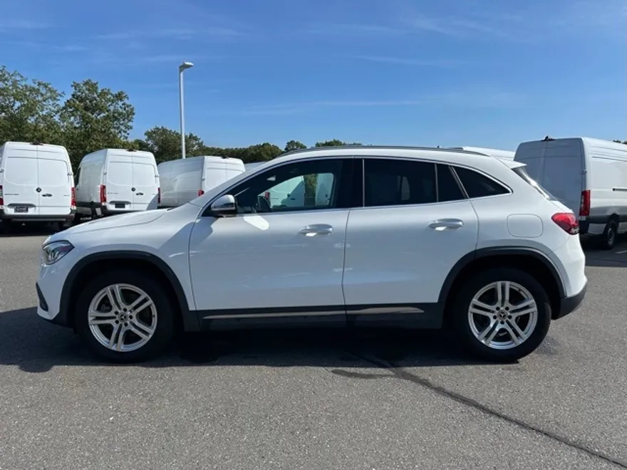 2022 Mercedes Benz GLA 250 4MATIC photo 1