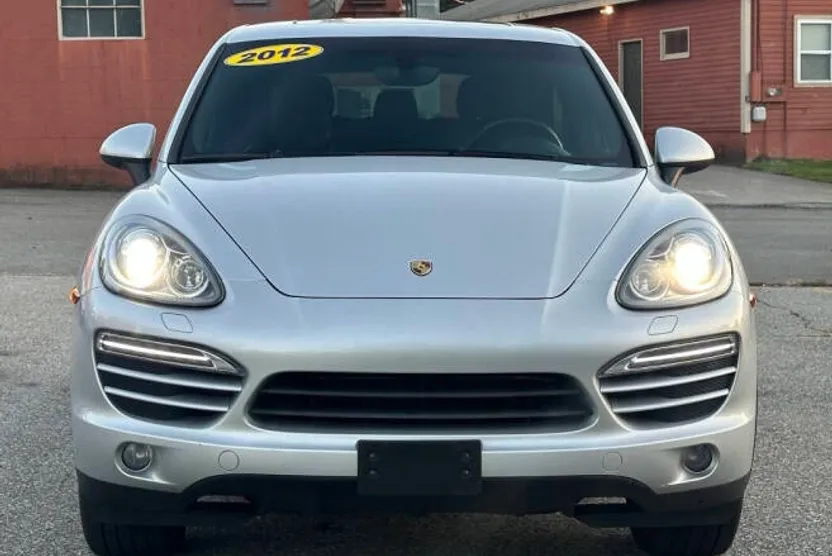 2012 Porsche Cayenne photo 1