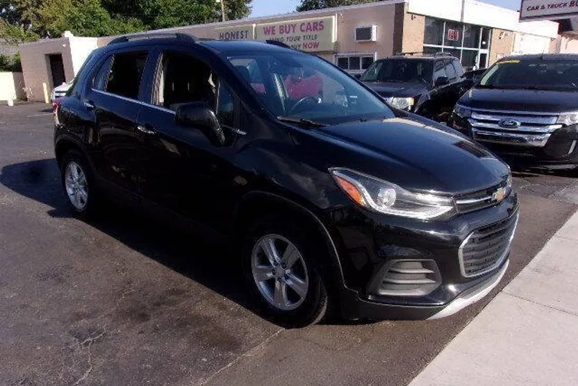 2017 Chevrolet Trax LT photo 1