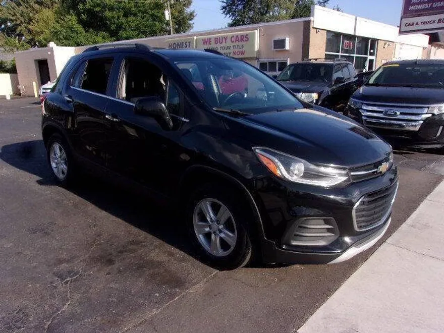 2017 Chevrolet Trax LT photo 1
