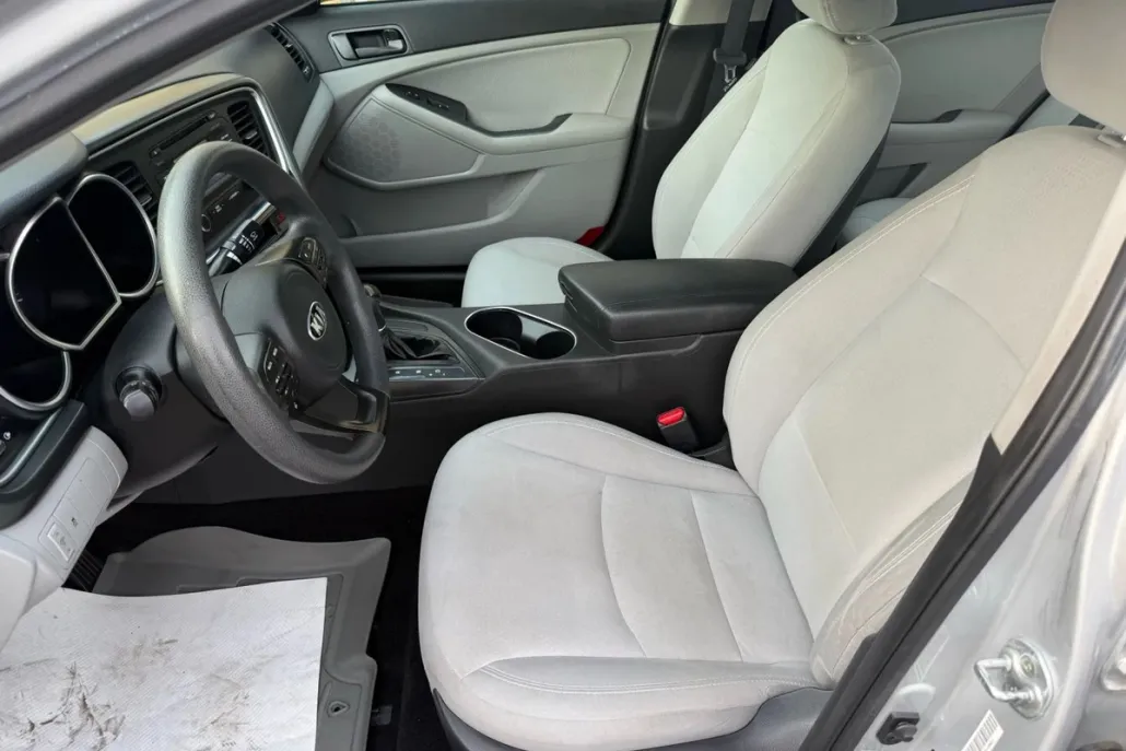 2015 Kia Optima LX photo 1