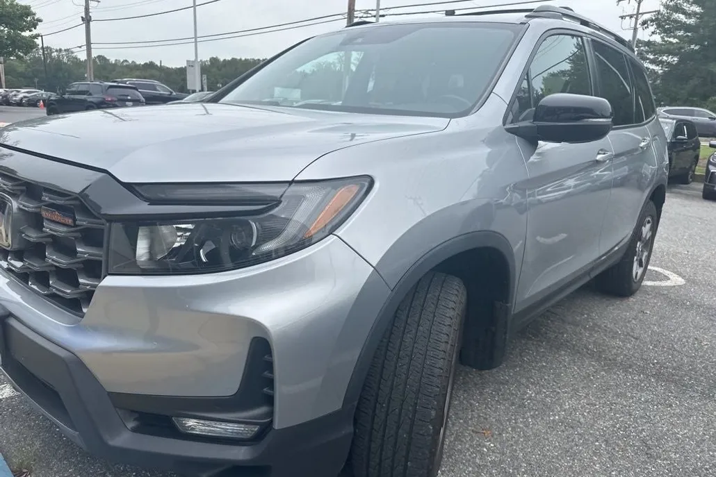 2022 Honda Passport TrailSport photo 1