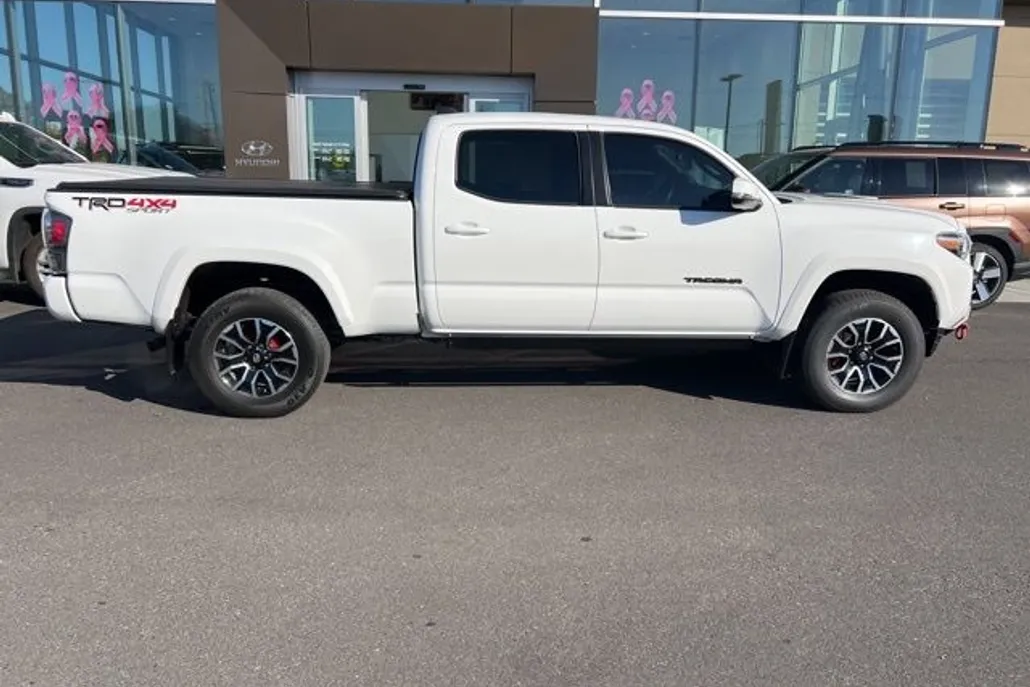 2021 Toyota Tacoma SR5 photo 1