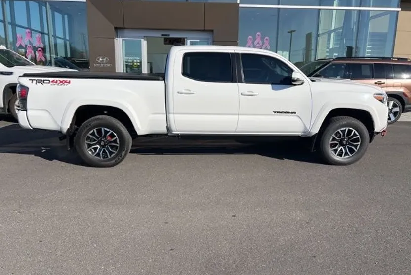 2021 Toyota Tacoma SR5 photo 1