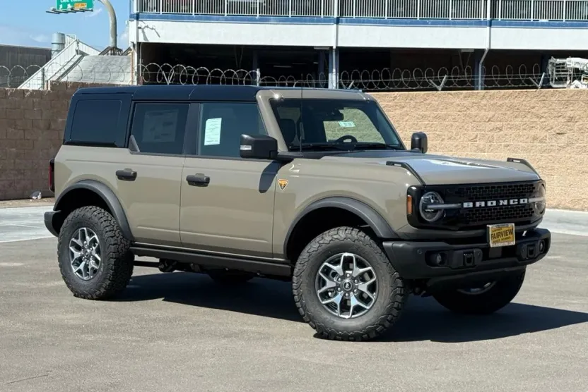 2025 Ford Bronco Badlands photo 1