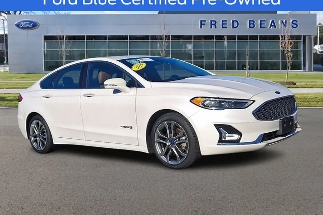2019 Ford Fusion Hybrid Titanium photo 1