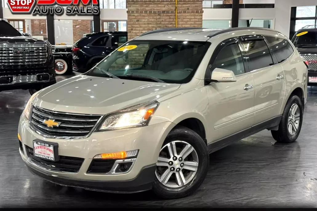 2016 Chevrolet Traverse 2LT photo 1