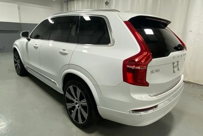 2024 Volvo XC90 Plus photo 1