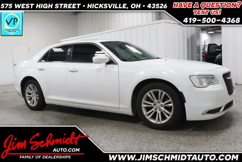 2017 Chrysler 300 Limited photo 1