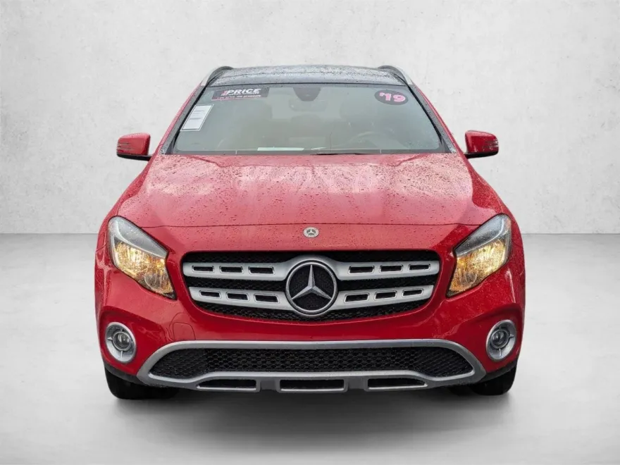 2019 Mercedes Benz GLA photo 1