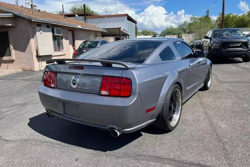 2007 Ford Mustang GT Deluxe photo 1