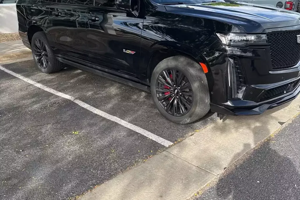 2023 Cadillac Escalade ESV V-Series photo 1