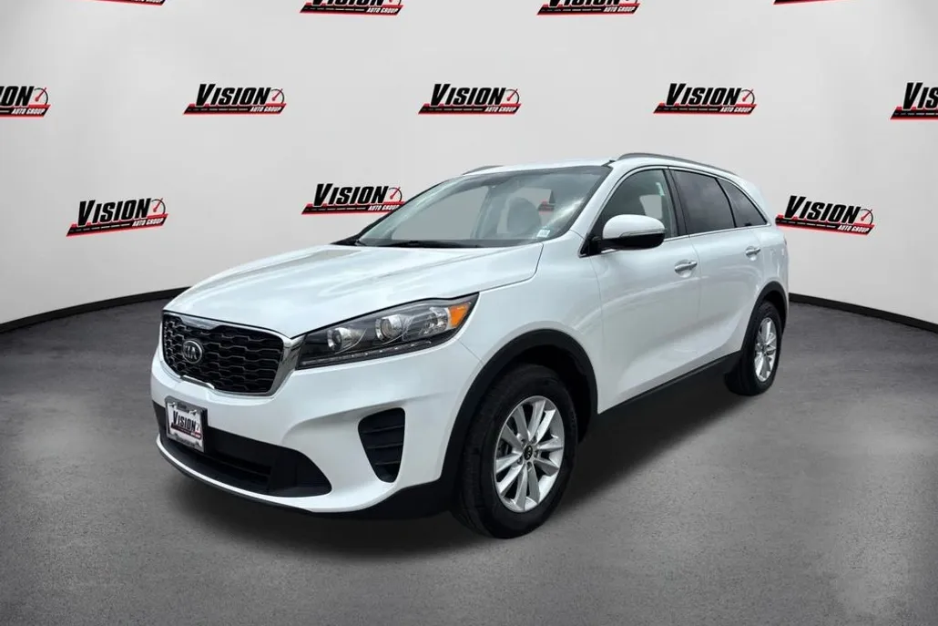 2019 Kia Sorento LX photo 1