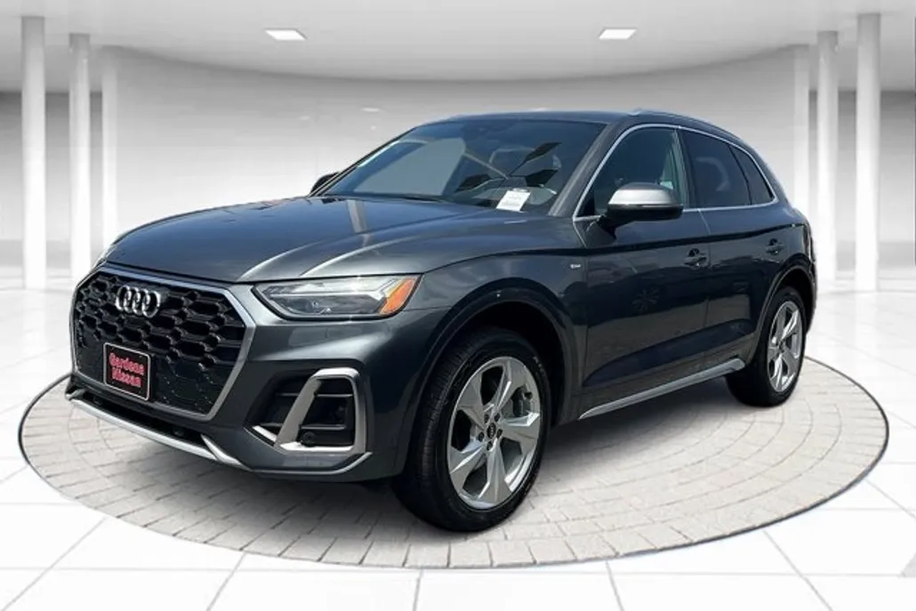 2022 Audi Q5 S line Premium Plus photo 1