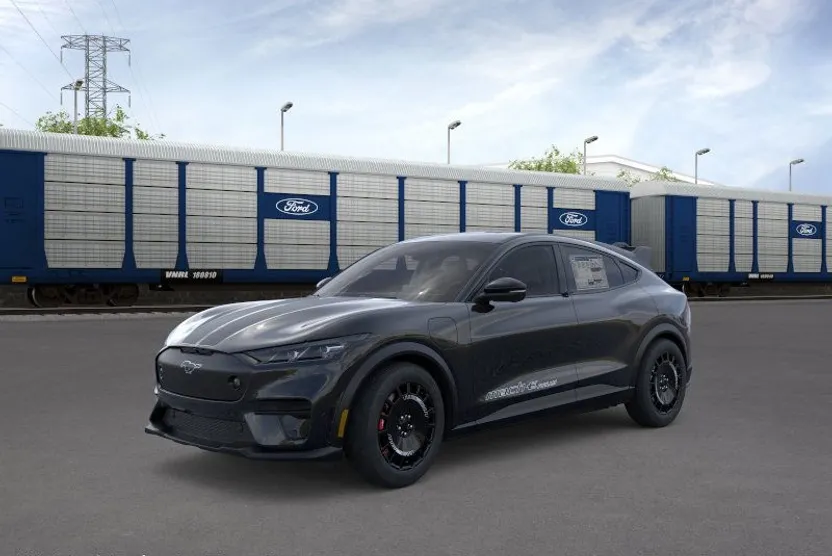 2025 Ford Mustang Mach-E GT photo 1