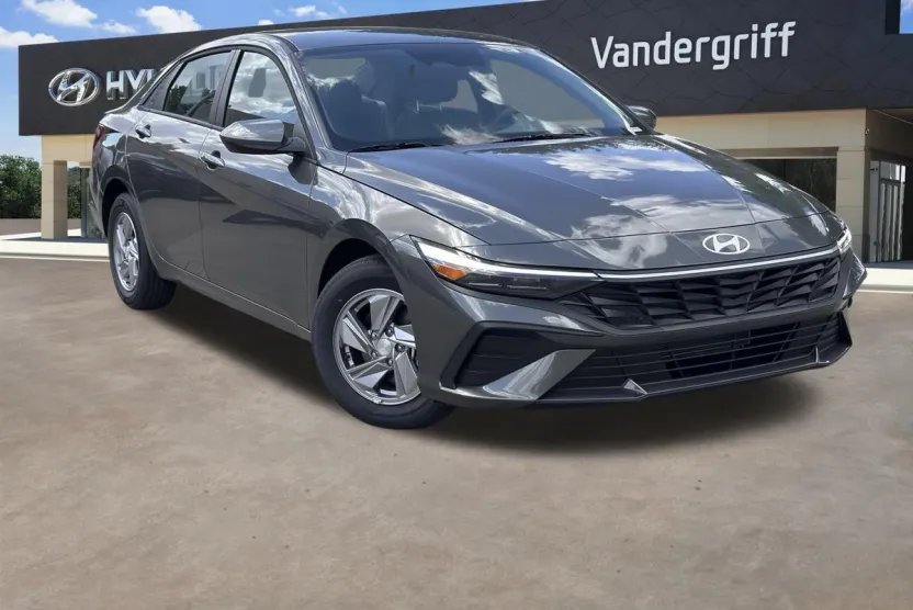 2025 Hyundai Elantra SE photo 1