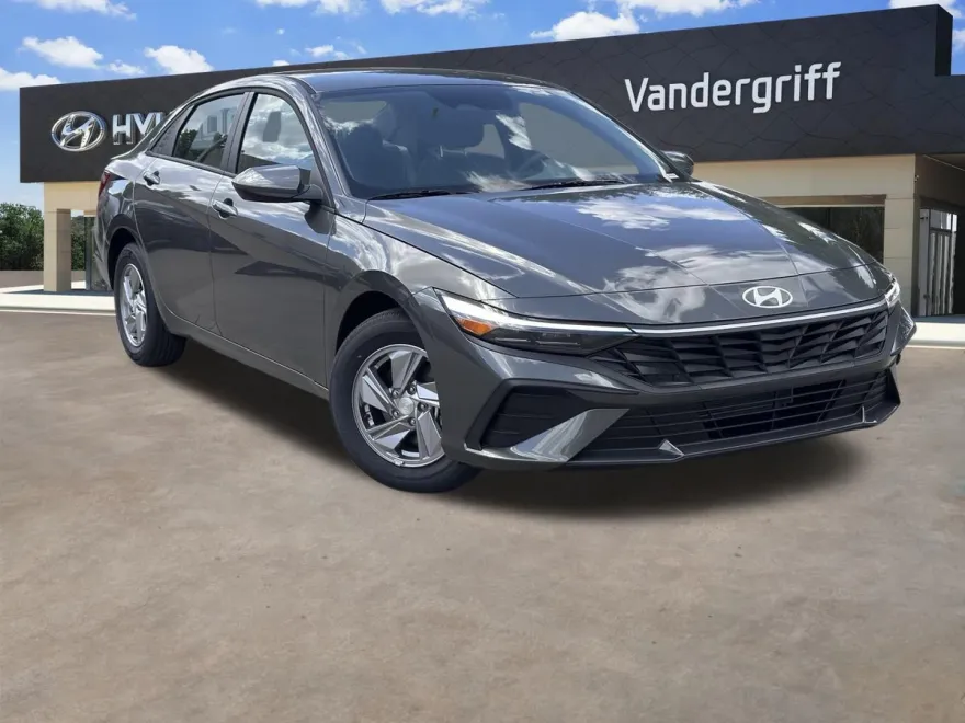 2025 Hyundai Elantra SE photo 1