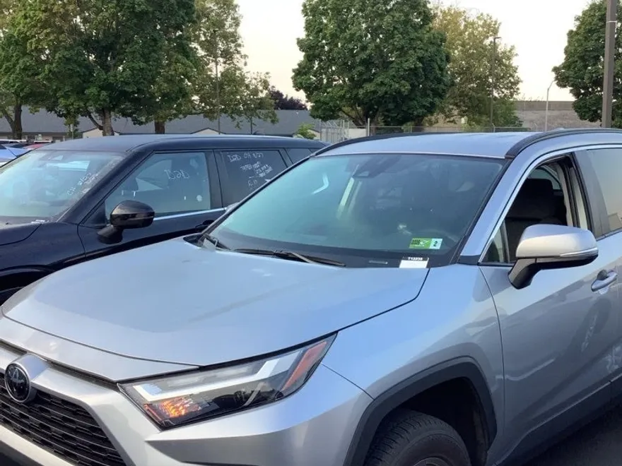 2024 Toyota RAV4 XLE photo 1