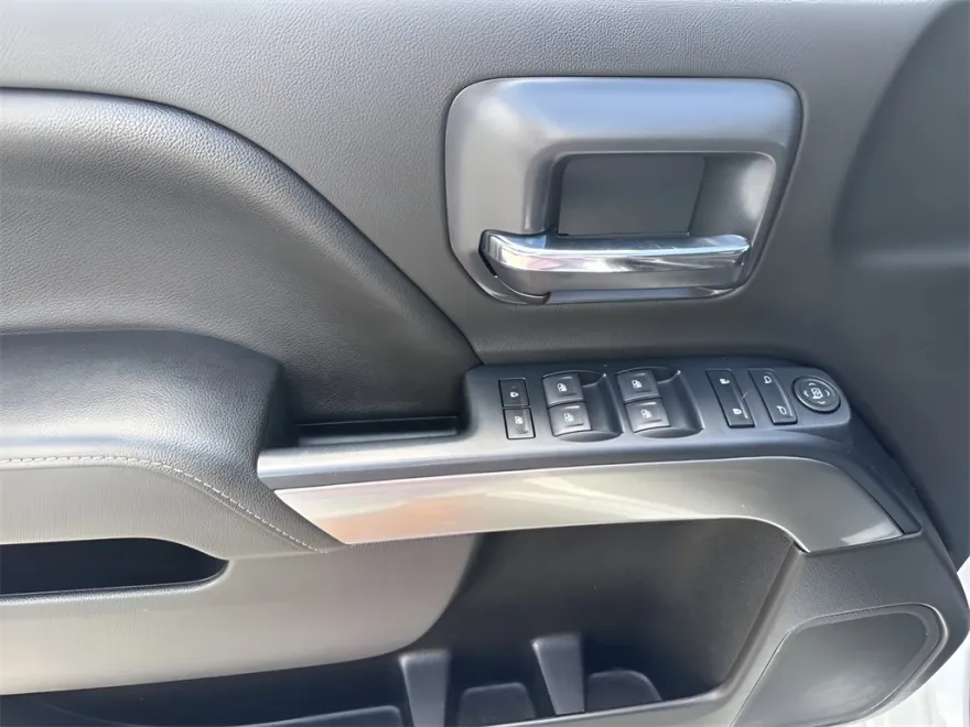 2019 Chevrolet Silverado 1500 LT photo 1