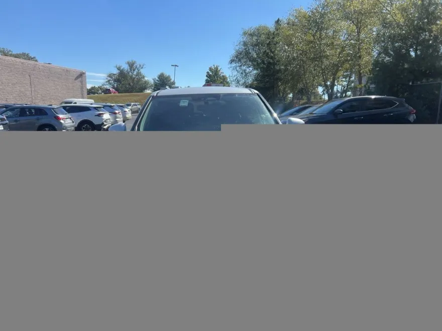 2024 Mitsubishi Outlander SE photo 1