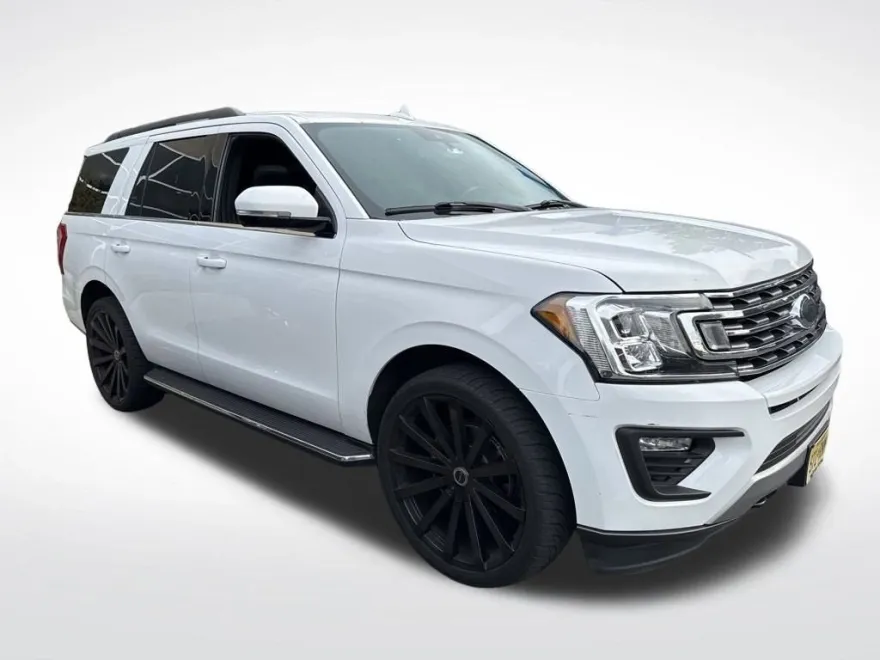 2019 Ford Expedition XLT photo 1