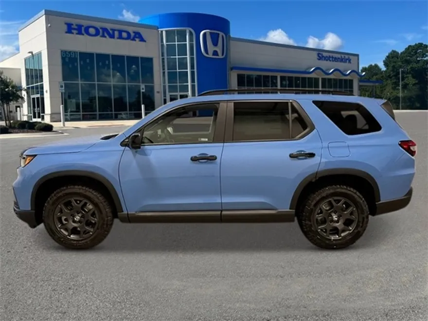 2025 Honda Pilot TrailSport photo 1