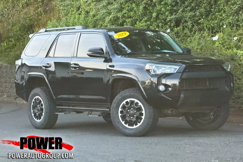 2019 Toyota 4Runner TRD Off-Road Premium photo 1