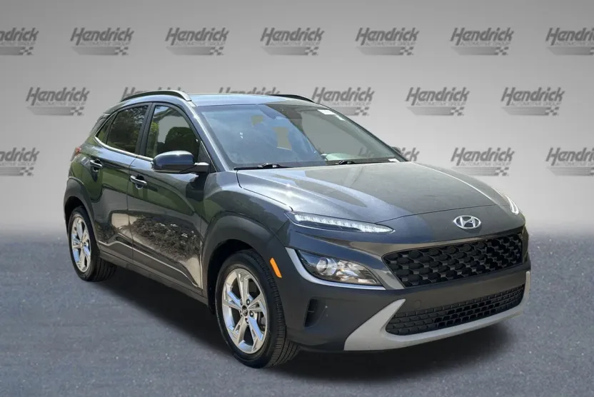 2022 Hyundai Kona SEL photo 1