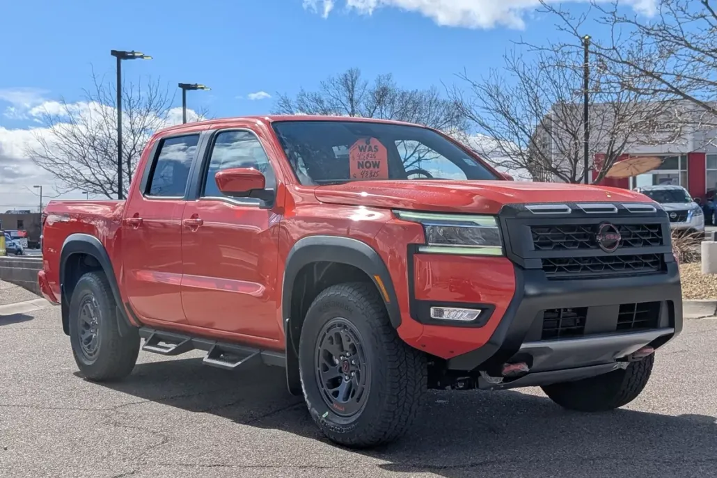 2025 Nissan Frontier PRO-4X photo 1