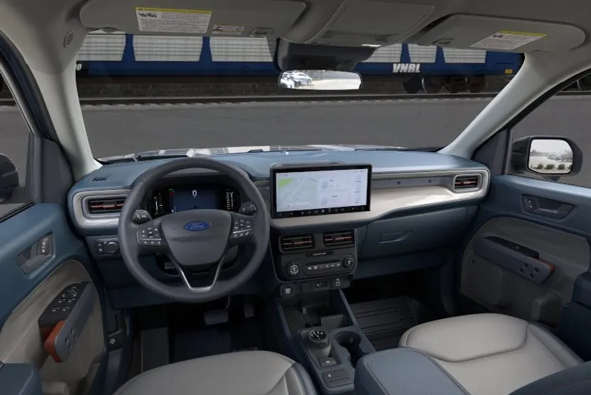 2025 Ford Maverick Lariat photo 1